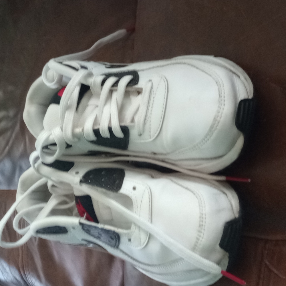 Boy's shoes